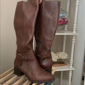 NWOT tall brown riding boots